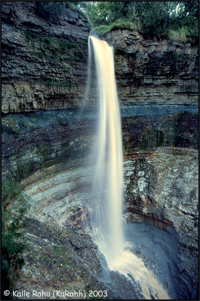 Valaste waterfall (59°26,65'N 27°20,10'E)